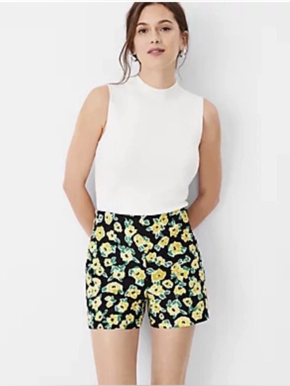 Ann‎ Taylor High-Waist Floral Shorts in Black and Yellow Size 10 New with tags